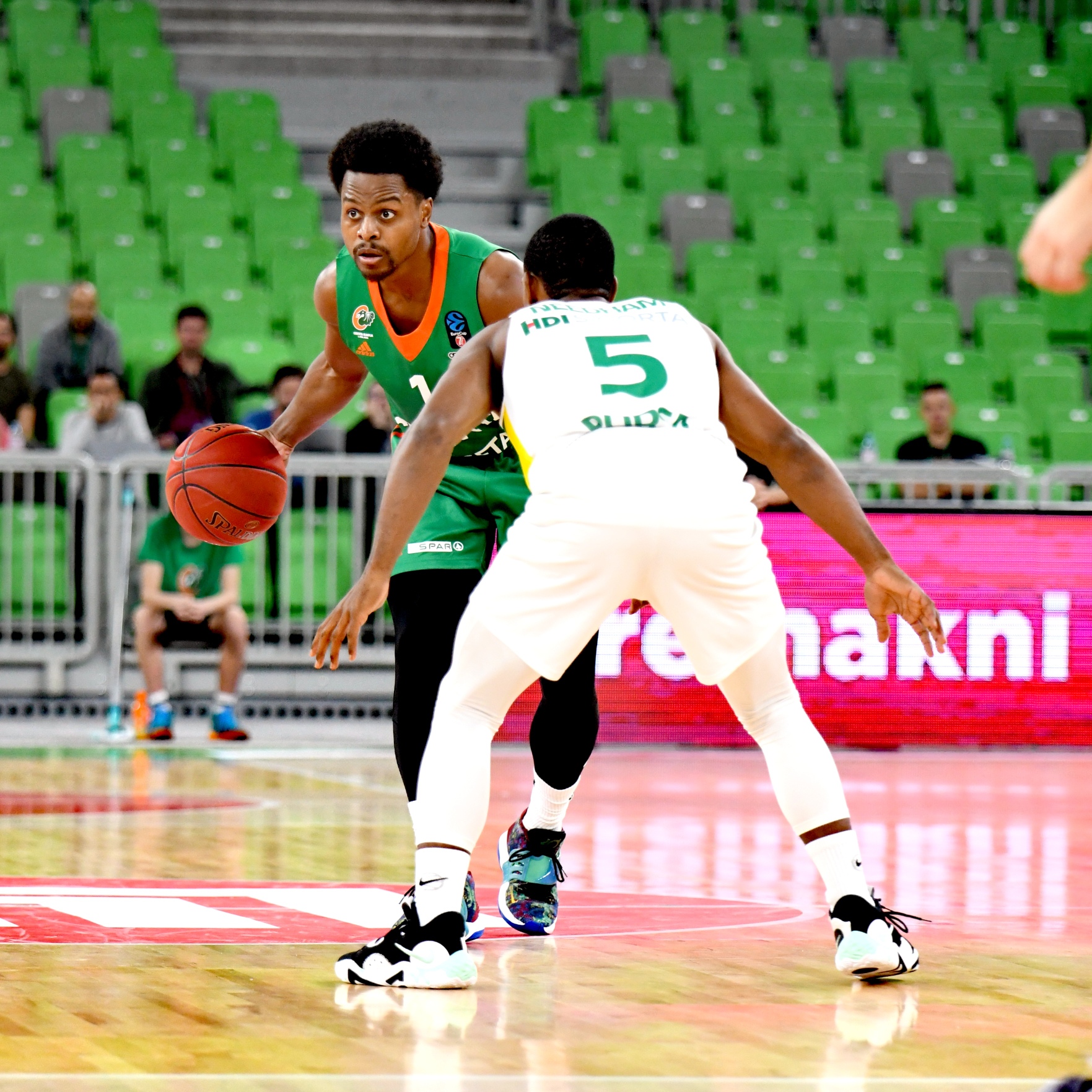 Cedevita Olimpija : Frutti Extra Bursaspor (7DAYS EuroCup Round 1; 12 